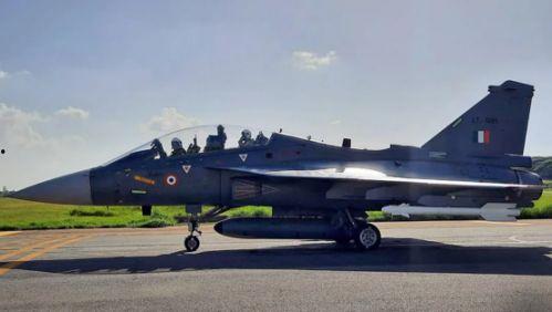 印度国产军机视频,性能卓越，国产力量崛起！”